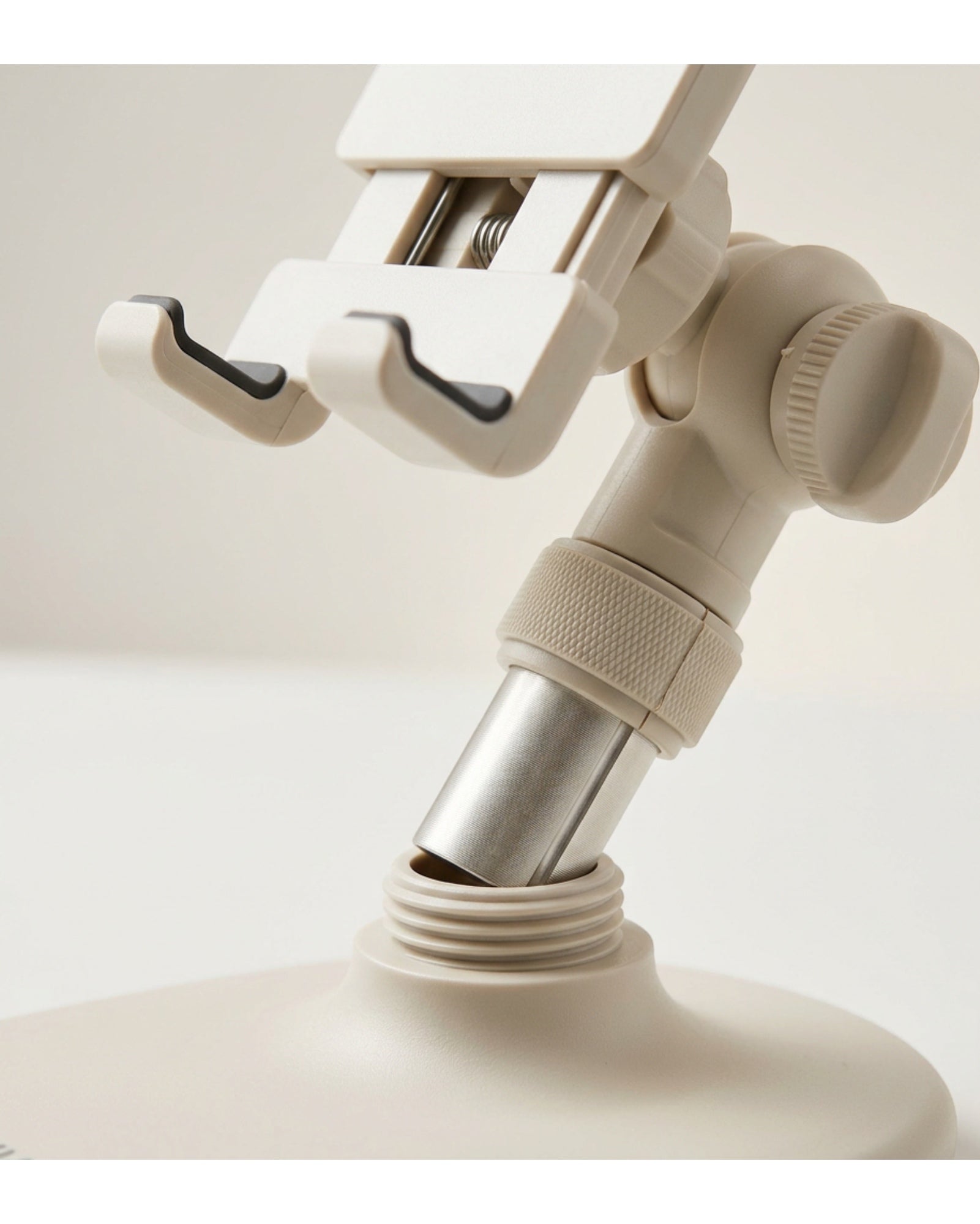 Hausn Telescopic Weighted-Base Phone Stand 17-29 cm Ivory - Detail view